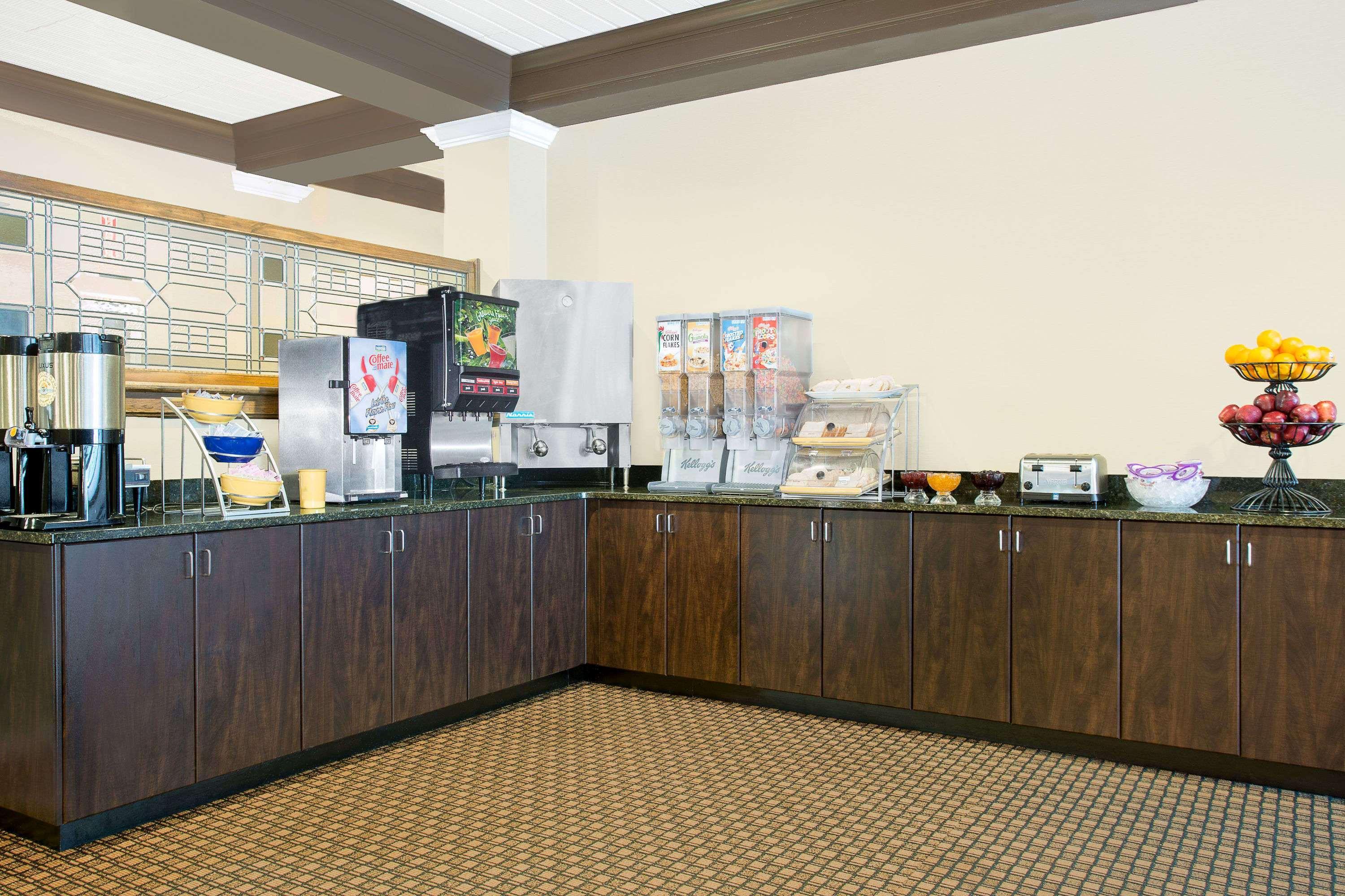 Days Inn By Wyndham Asheville/Mall Εξωτερικό φωτογραφία